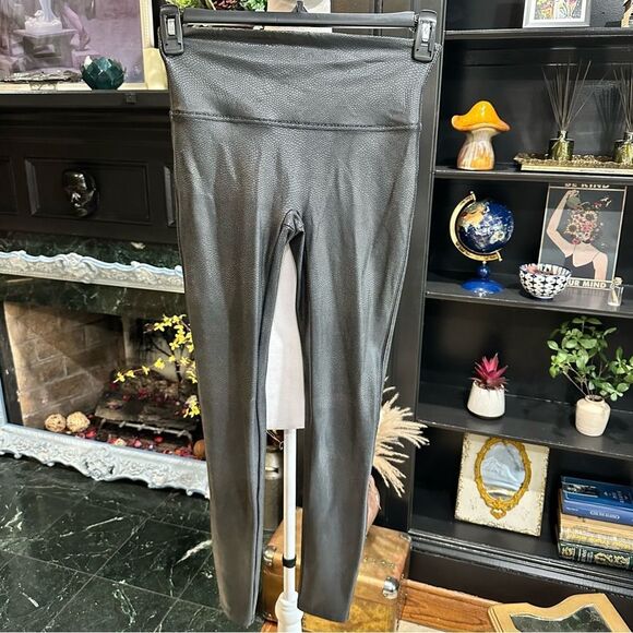 Spanx Faux Leather Leggings Size Medium - Picture 1 of 6